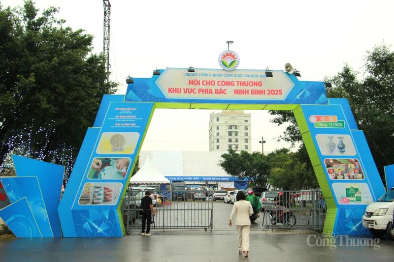 HỘI CHỢ CÔNG THƯƠNG KHU VỰC PHÍA BẮC: MỞ RỘNG CHUỖI LIÊN KẾT, CUNG ỨNG SẢN PHẨM image