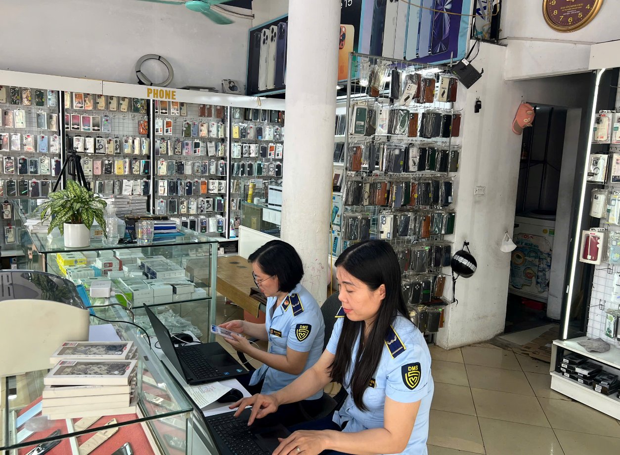 HÀ NỘI TĂNG CƯỜNG KIỂM SOÁT HÀNG GIẢ TRÊN MÔI TRƯỜNG SỐ image