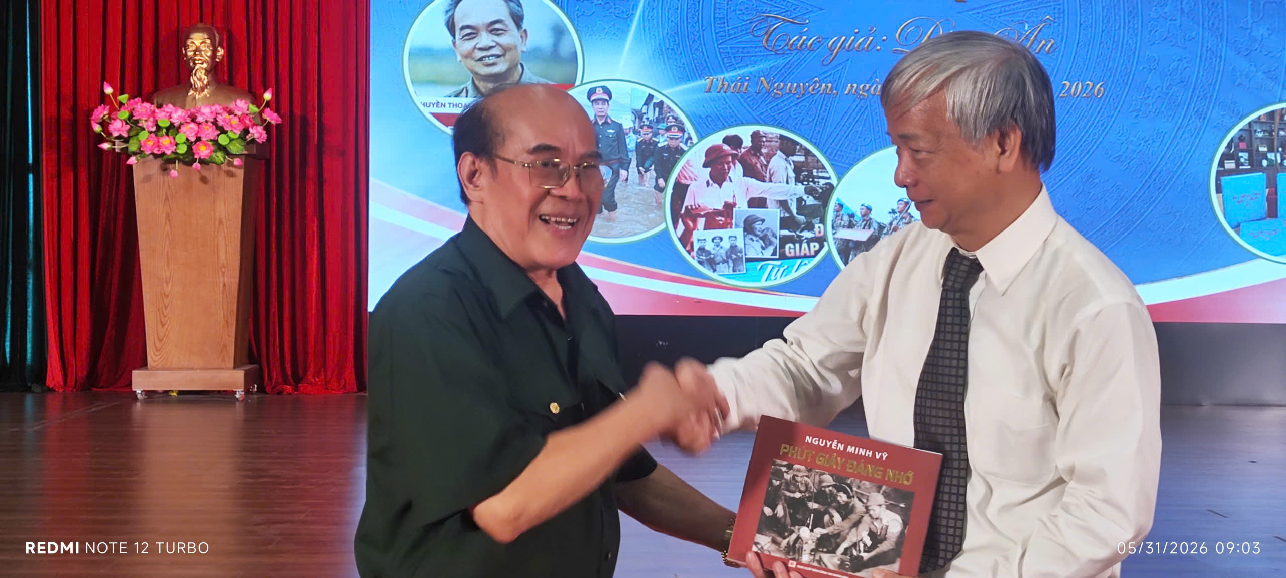 LỄ RA MẮT VÀ TRAO TẶNG SÁCH image