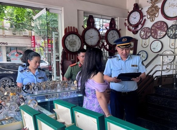 QUẢNG NINH TĂNG CƯỜNG ĐẤU TRANH CHỐNG KINH DOANH HÀNG GIẢ image