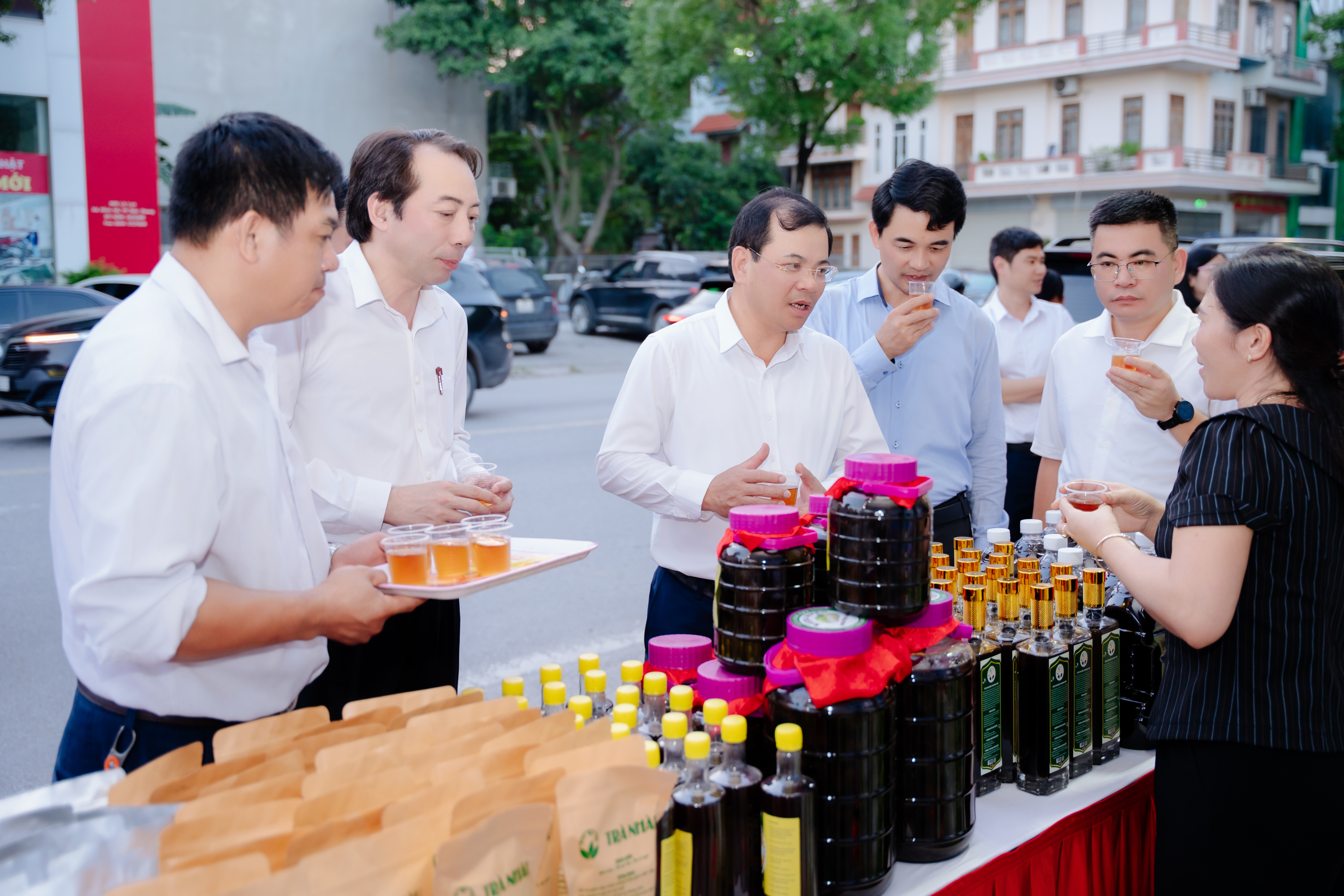 CHUẨN BỊ CHO MÙA LỄ TẾT: DOANH NGHIỆP, HỢP TÁC XÃ CẦN LÀM GÌ ĐỂ BỨT PHÁ DOANH THU VÀ BẢO VỆ THƯƠNG HIỆU? image