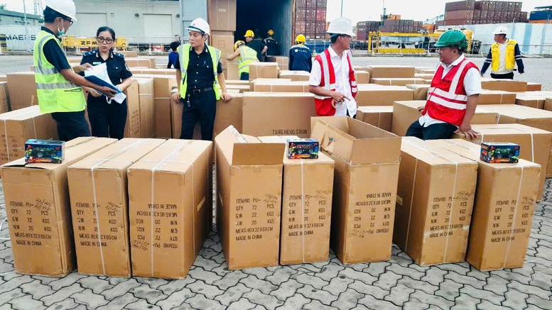 HẢI QUAN PHÁT HIỆN NHIỀU SẢN PHẨM GIẢ THƯƠNG HIỆU QUỐC TẾ image