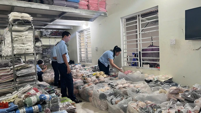 700KG THỰC PHẨM ĐÔNG LẠNH KHÔNG RÕ NGUỒN GỐC image