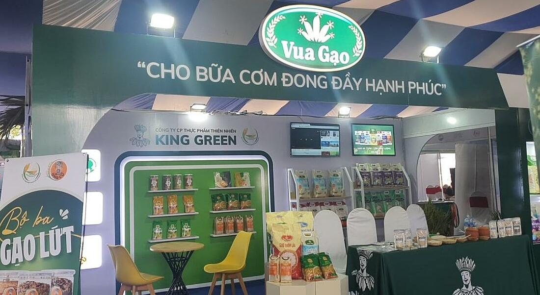 VUA GẠO TỰ HÀO ĐẠT CHỨNG NHẬN QUYỀN SỬ DỤNG NHÃN HIỆU “GẠO VIỆT XANH PHÁT THẢI THẤP” image