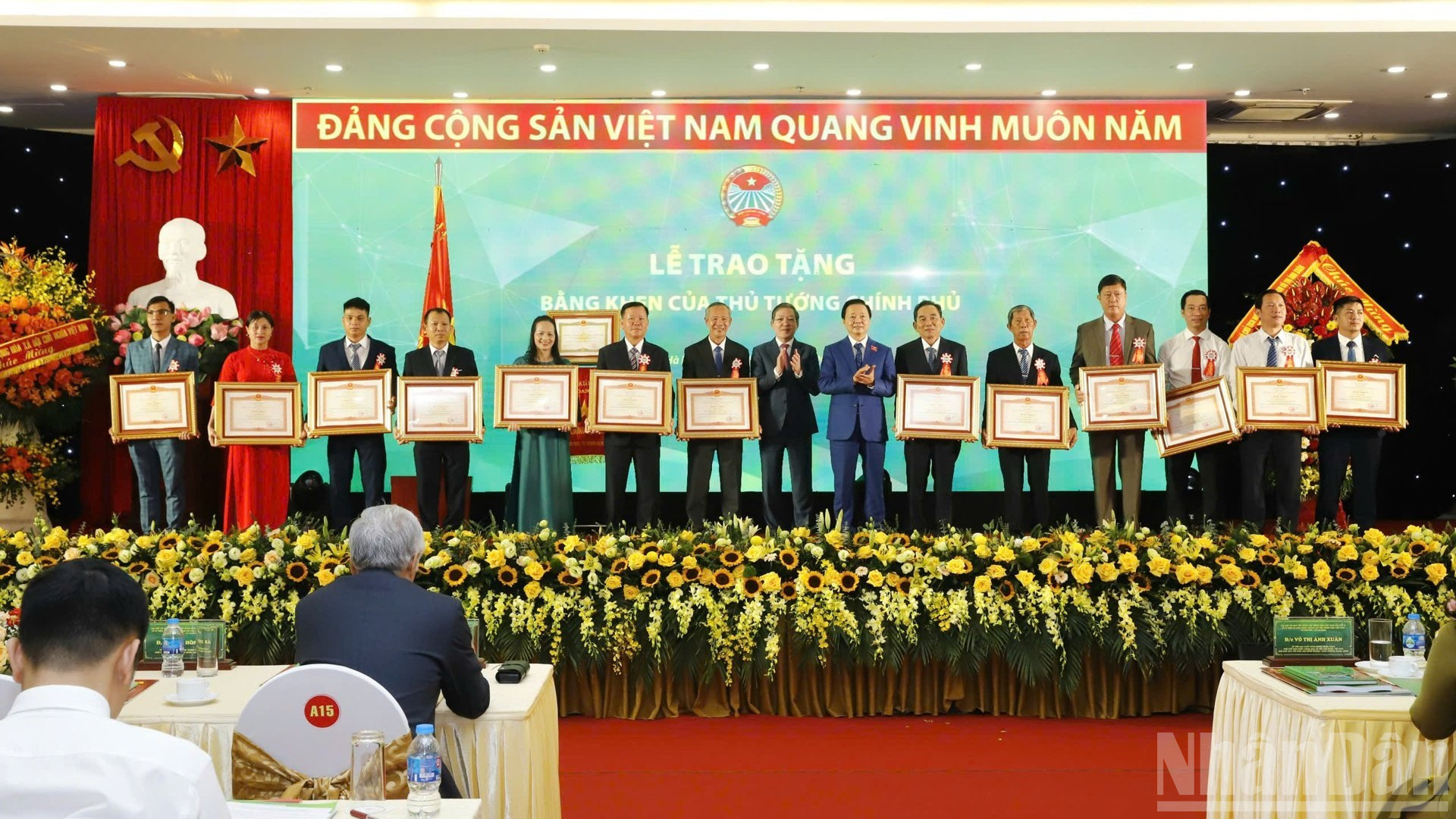 CHÂN DUNG 32 NHÀ KHOA HỌC CỦA NHÀ NÔNG 2025 image