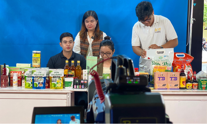 SIẾT THUẾ BÁN HÀNG LIVESTREAM, THƯƠNG MẠI ĐIỆN TỬ: NHIỀU CÁ NHÂN ĐÃ CHỦ ĐỘNG NỘP THUẾ image